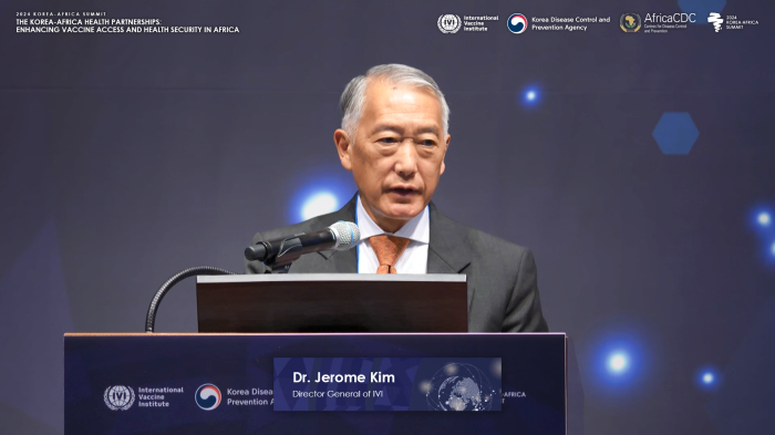 스트리밍코리아_온라인생중계_The Korea-Africa Health Partnerships_Dr. Jerome Kim 원샷.png