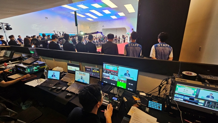 스트리밍코리아_2025 금융권 공동채용 박람회_콘솔 사진.jpg
